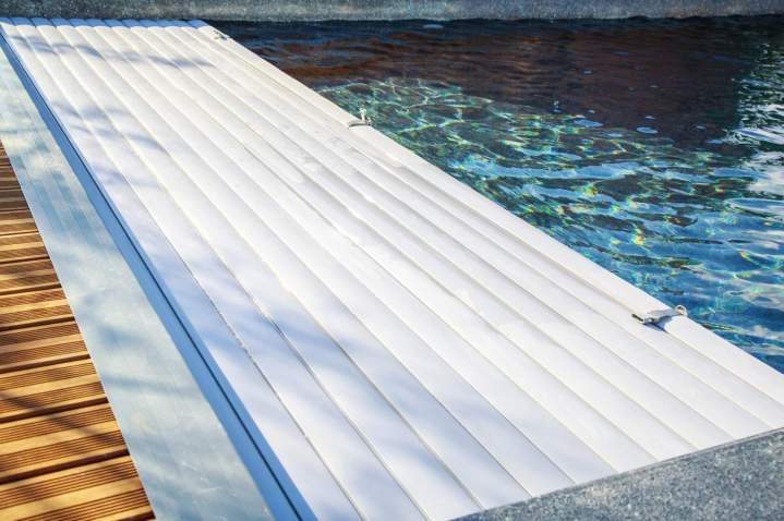 Installation volet roulant piscine Toulon